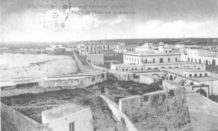 lVue des remparts de la cité